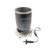 Corpo del frullatore grigio scuro con motore