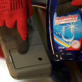 Presenza di un liquido di risciaquo nella vasca